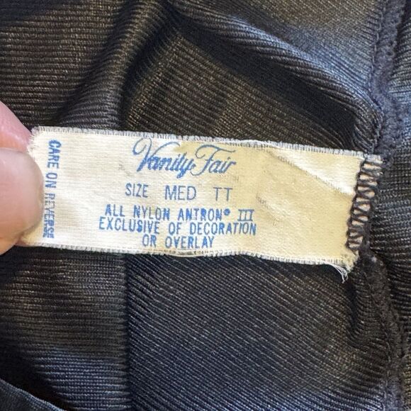 VINTAGE 70s 80s VANITY FAIR Lingerie Black Nylon Lace Trim Half Slip Medium - Picture 4 of 6